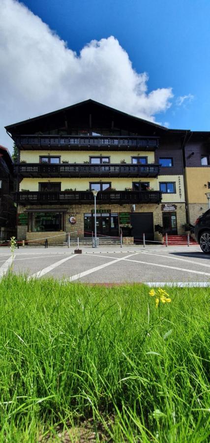 Casa Frent Hotel Predeal Exterior photo
